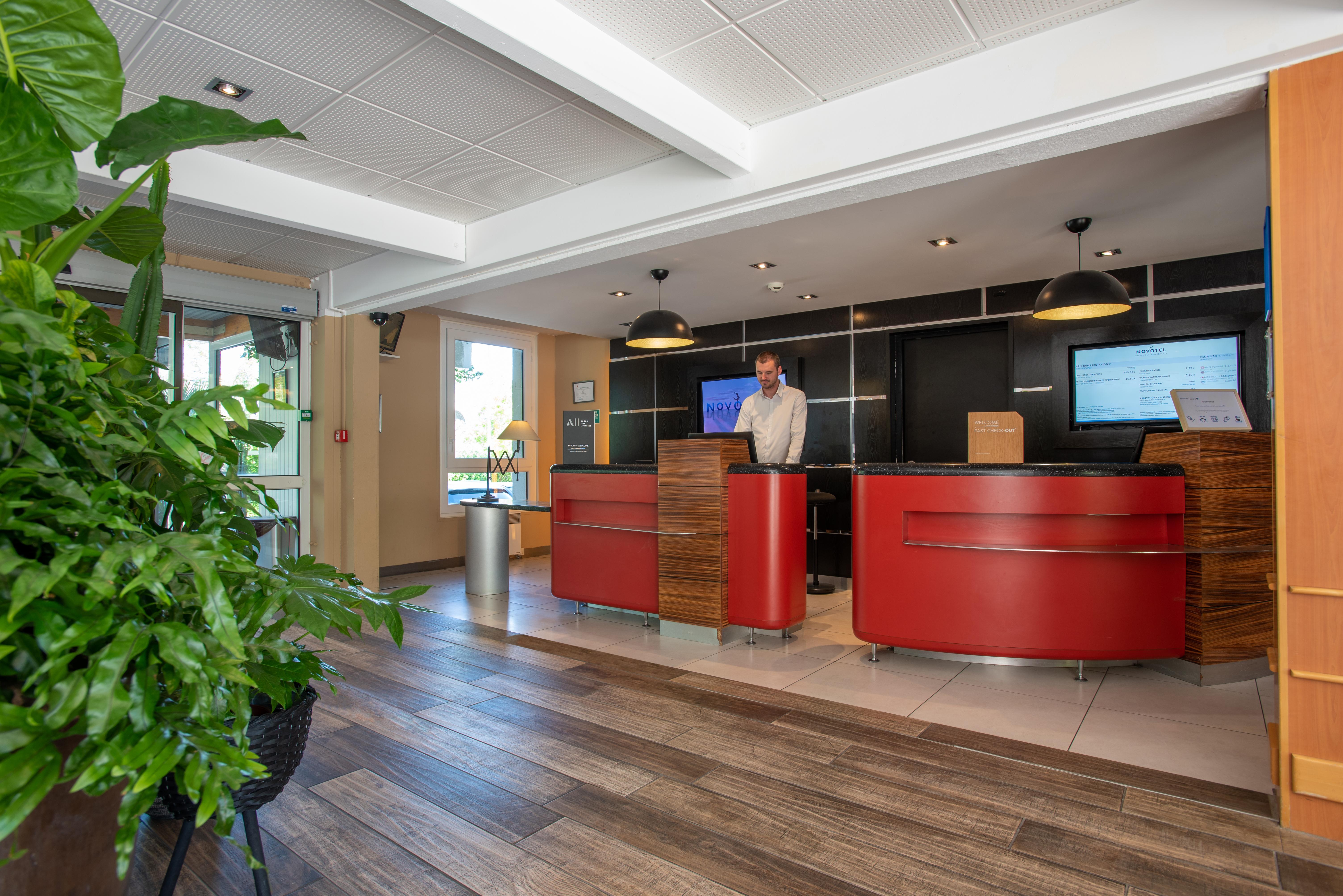 Hotel Novotel Pont De L'arc 4*